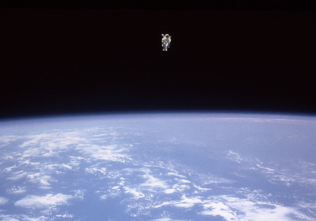 astronaut-floating-in-space-astronaut-capt-bruce-mccandless-in-the-untethered-manned-maneuvering-unit-mmu