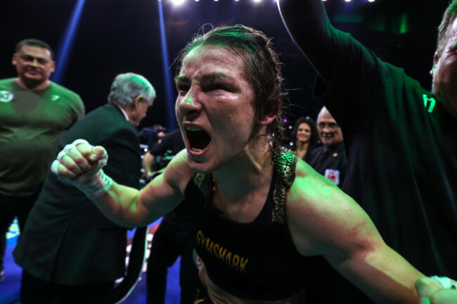 katie-taylor-is-declared-the-winner