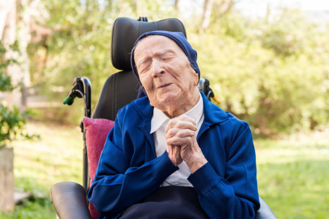 toulon-france-10th-feb-2021-sister-andre-poses-in-her-retirement-home-ehpad-sainte-catherine-laboure-in-toulon-southern-france-on-february-10-2021-one-day-before-turning-117-years-old-this-f