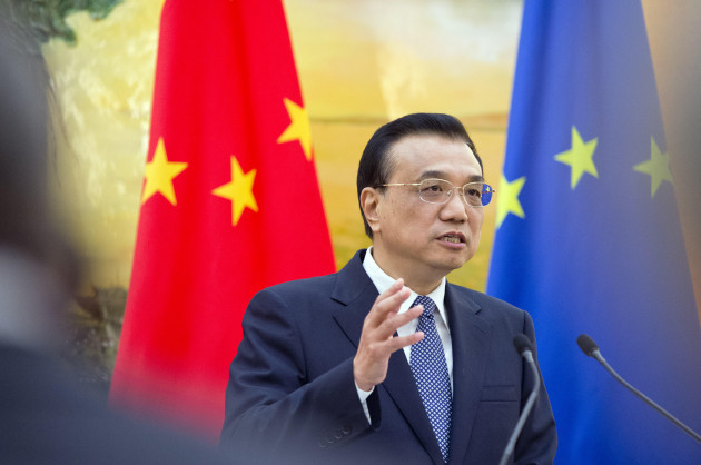 beijing-china-21st-nov-2013-chinese-premier-li-keqiang-speaks-and-gestures-at-a-press-conference-at-the-great-hall-of-the-people-in-beijing-on-the-16th-eu-china-summit-olli-geibel
