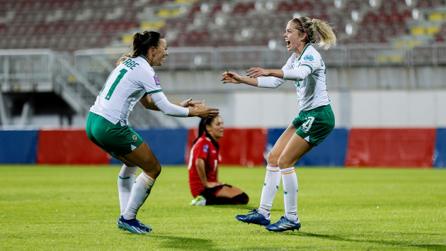 denise-osullivan-celebrates-scoring-her-sides-first-goal-with-katie-mccabe