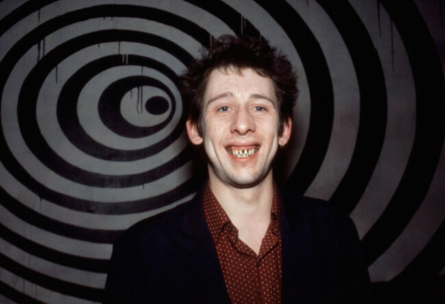 shane-mcgowan-of-the-pogues-at-the-world-nightclub-new-york-ny-february-1986-photo-karen-peterseneverett-collection