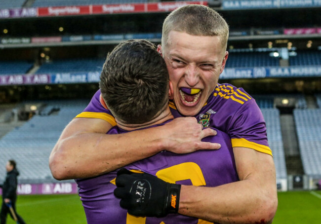 brian-sheehy-celebrates-with-shane-walsh