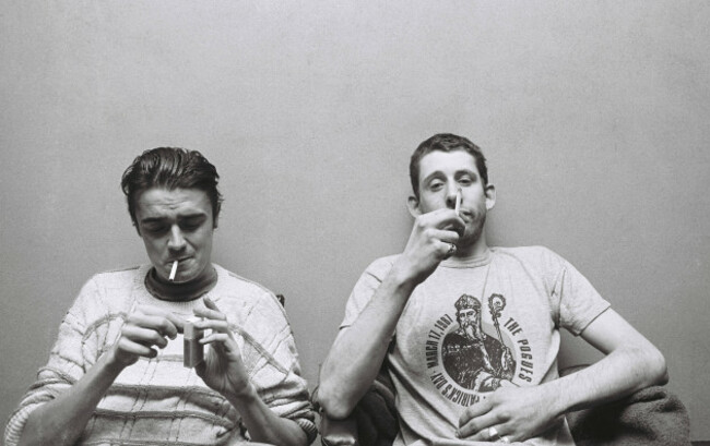 shane-macgowan-and-spider-stacy-of-the-pogues-just-prior-to-the-release-of-a-fairytale-of-new-york-in-1987-image-shot-1987-exact-date-unknown