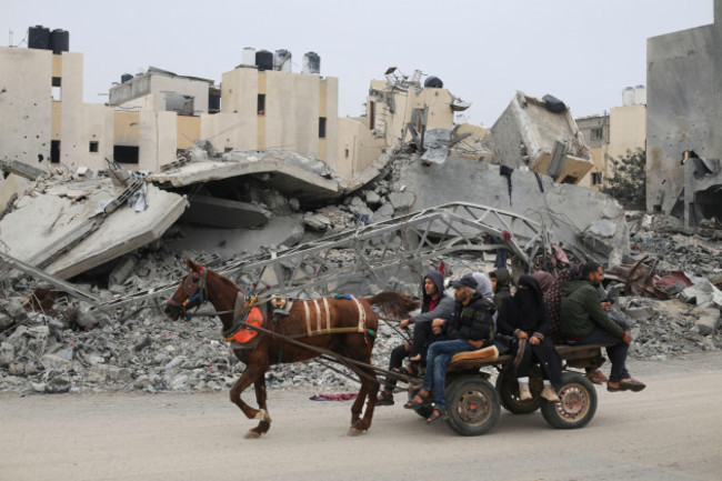 palestinians-fleeing-the-israeli-ground-offensive-arrive-in-rafah-gaza-strip-tuesday-dec-5-2023-ap-photohatem-ali