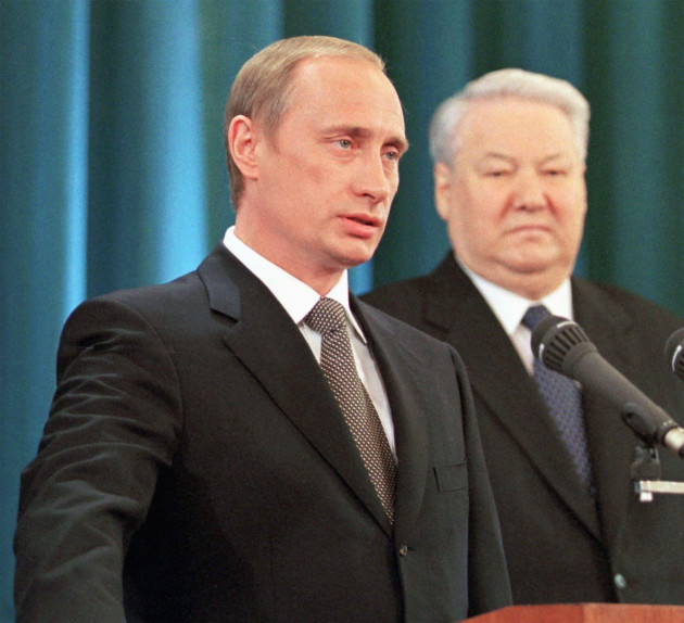 vladimir-putin-takes-the-oath-as-russian-president-in-may-2000-watched-by-boris-yeltsin