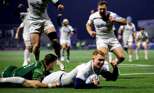 ciaran-frawley-celebrates-scoring-a-late-try-to-win-the-game
