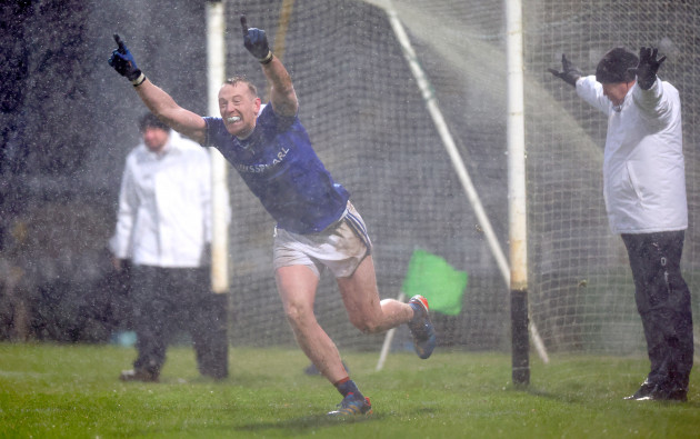 damien-cahalane-celebrate-at-the-final-whistle