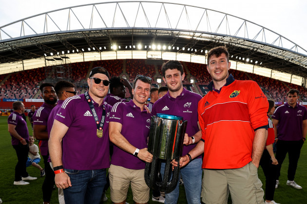 jack-odonoghue-eoin-oconnor-and-thomas-ahern-celebrate-with-the-urc-trophy