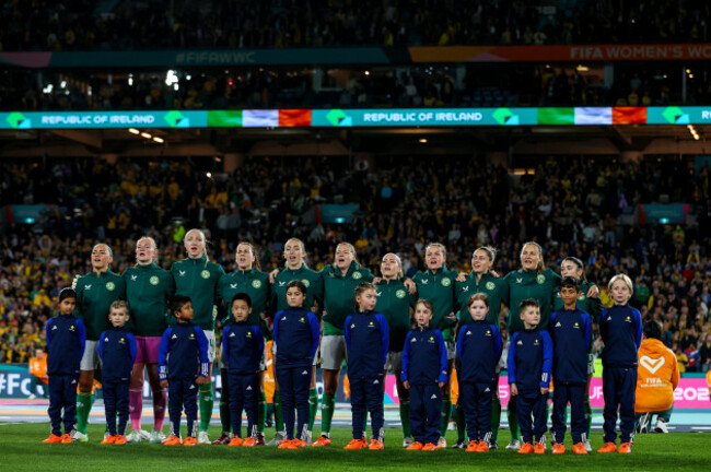 the-ireland-team-stand-for-the-national-anthem