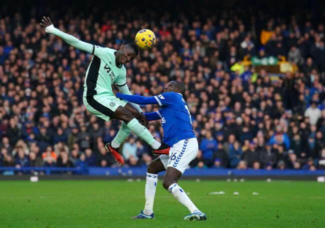 chelseas-moises-caicedo-left-and-evertons-abdoulaye-doucoure-battle-for-the-ball-during-the-premier-league-match-at-goodison-park-liverpool-picture-date-sunday-december-10-2023