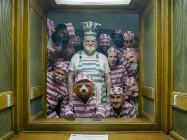 paddington-2-from-fourth-left-aaron-neil-paddington-bear-voice-ben-wishaw-brendan-gleeson-tom-davis-noah-taylor-2017-warner-bros-courtesy-everett-collection