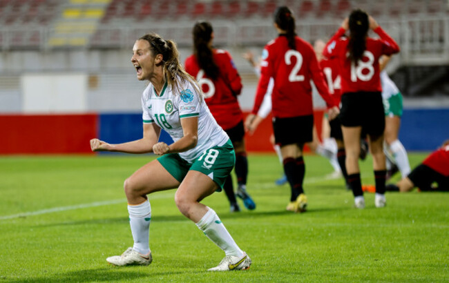 kyra-carusa-celebrates-denise-osullivans-goal
