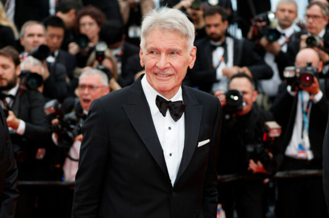 harrison-ford-bei-der-premiere-des-kinofilms-indiana-jones-and-the-dial-of-destiny-indiana-jones-und-das-rad-des-schicksals-auf-dem-festival-de-cannes-2023-76-internationale-filmfestspiele-von
