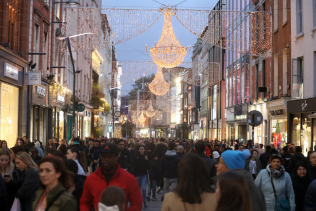 265Christmas Scenes_90693336