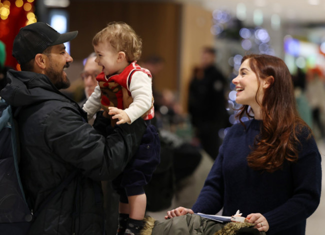 dublin airport christmas 18_90695770