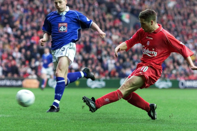 liverpools-michael-owen-beats-birmingham-city-defender-darren-purse-to-score-his-second-goal-during-their-axa-fa-cup-third-round-match-at-liverpools-anfield-stadium