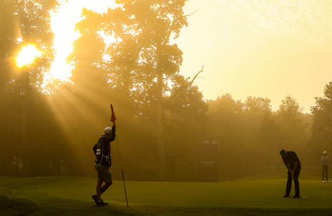 padraig-harrington-putts-on-the-10th-green