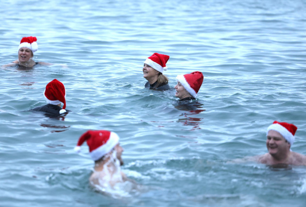 Christmas morning swim-8_90695978