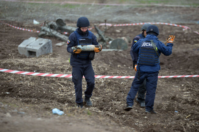 eod-experts-of-the-state-emergency-service-carry-out-a-mine-clearance-mission-near-bervytsia-a-village-liberated-from-russian-occupiers-kyiv-region-northern-ukraine-april-21-2022-photo-by-yehven