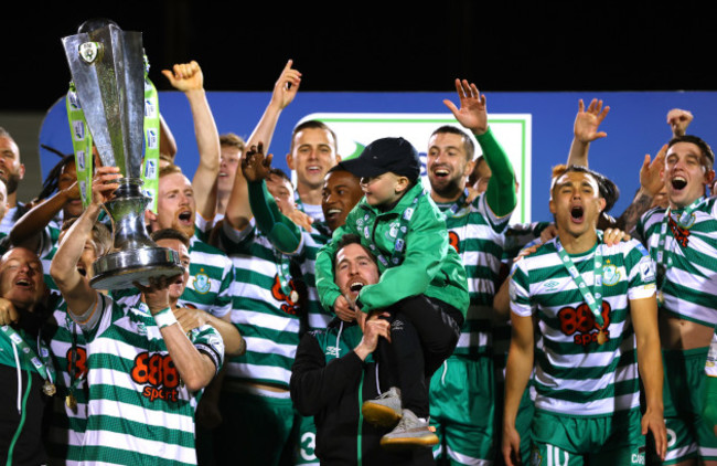 stephen-bradley-and-his-son-josh-bradley-celebrate-as-ronan-finn-lifts-the-sse-airtricity-league-premier-division-trophy