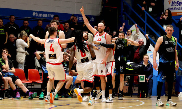 keelan-cairns-celebrates-after-the-hitting-the-winning-shot-at-the-final-buzzer