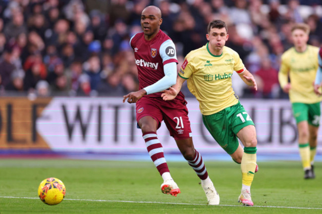 london-stadium-london-uk-7th-jan-2024-fa-cup-third-round-football-west-ham-united-versus-bristol-city-angelo-ogbonna-of-west-ham-united-is-under-pressure-from-jason-knight-of-bristol-city-credi