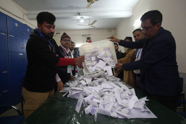 dhaka-bangladesh-07th-jan-2024-election-officials-prepare-to-count-ballot-papers-at-a-polling-booth-in-dhaka-bangladesh-on-january-7-2024-bangladesh-election-officials-began-counting-votes-on