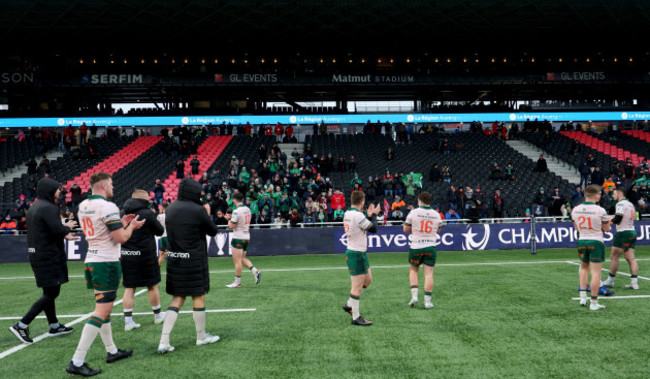 connacht-players-applaud-their-fans