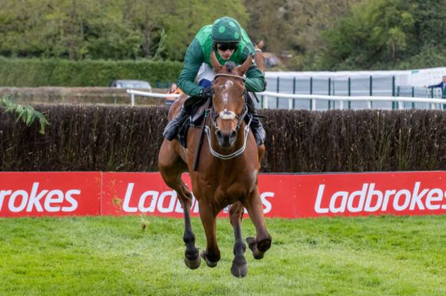 paul-townend-on-el-fabiolo-wins-the-barberstown-castle-novice-steeplechase