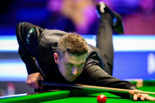 london-united-kingdom-12th-jan-2024-mark-selby-in-day-5-quarter-finals-during-the-2024-mrq-masters-at-alexandra-palace-on-friday-january-12-2024-in-london-england-credit-taka-g-wualamy-live-n