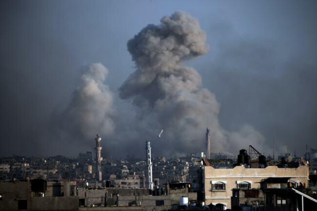 smoke-rises-following-israeli-bombardments-in-khan-younis-southern-gaza-strip-wednesday-jan-17-2024-ap-photomohammed-dahman