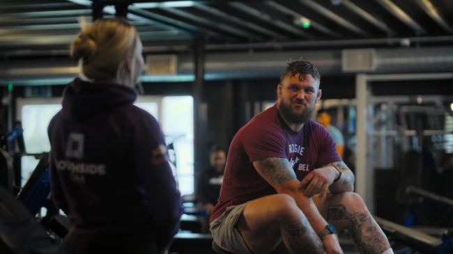 Six_Nations__Full_Contact_n_S1_E3_00_04_40_00