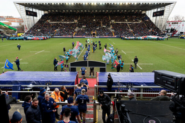 the-teams-take-to-the-field