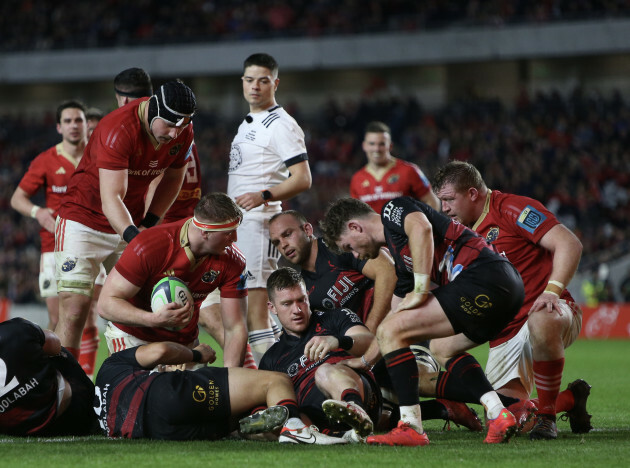 Gavin Coombes marque un essai