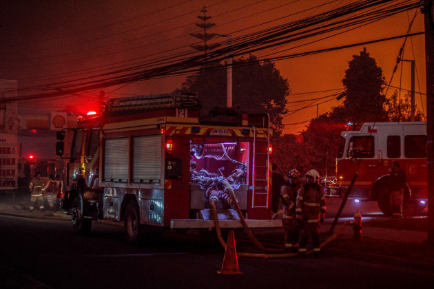 firefighters-work-to-combat-the-mega-fire-in-vina-del-mar-the-mega-fire-occurred-in-vina-del-mar-and-surrounding-areas-with-a-result-of-1000-burned-houses-10-missing-people-and-7000-thousand-hecta
