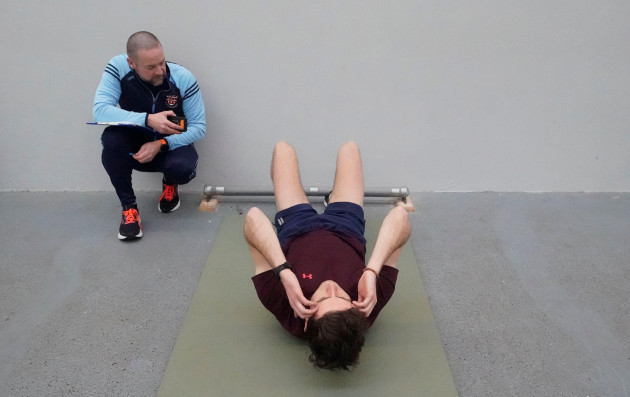instructor-sergeant-patrick-kirwan-times-a-journalist-taking-part-in-a-fitness-test-during-a-recruitment-campaign-launch-at-the-garda-training-centre-in-templemore-co-tipperary-picture-date-tuesday