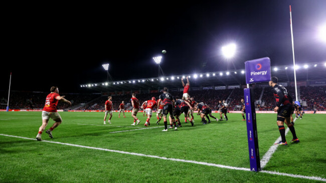 scott-buckley-throws-in-a-lineout-to-jack-osullivan