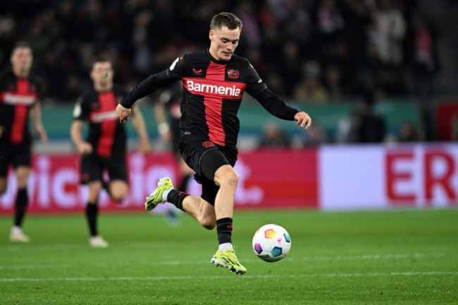 leverkusen-germany-06th-feb-2024-soccer-dfb-cup-bayer-leverkusen-vfb-stuttgart-quarter-final-bayarena-florian-wirtz-plays-the-ball-credit-federico-gambarinidpa-important-note-in-accor