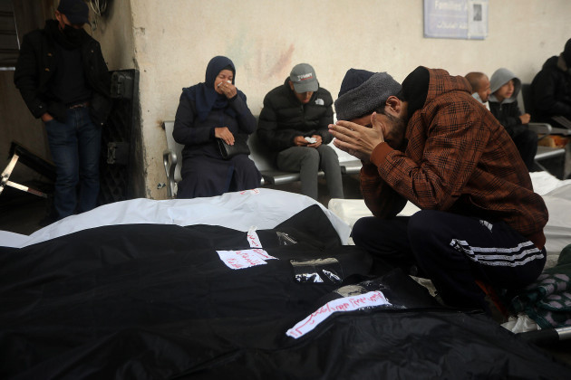rafah-gaza-09th-feb-2024-palestinians-mourn-after-identifying-the-bodies-of-relatives-killed-in-overnight-israeli-bombardment-on-the-southern-gaza-strip-at-al-najjar-hospital-in-rafah-on-saturda