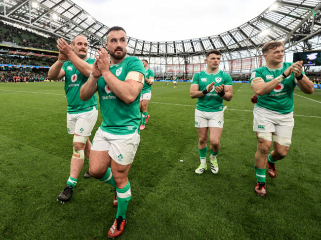 oli-jager-ronan-kelleher-calvin-nash-and-josh-van-der-flier-applaud-fans-after-the-game