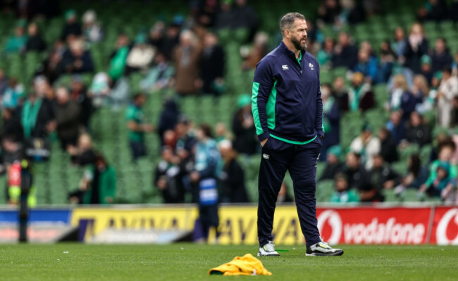 andy-farrell-during-the-warm-up