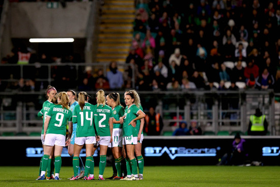 ireland-players-regroup