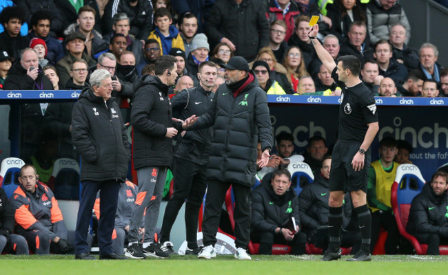 jurgen-klopp-manager-of-liverpool-argues-with-roy-hodgson-paddy-paddy-mccarthy-of-crystal-palace-crystal-palace-v-liverpool-premier-league-selhurst-park-stadium-croydon-uk-9th-december-2023