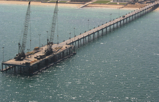 030426-n-1050k-051camp-patriot-kuwait-apr-26-2003-following-18-days-of-construction-the-u-s-navys-elevated-causeway-system-modular-elcas-m-stands-completed-at-camp-patriot-elcas-m-i