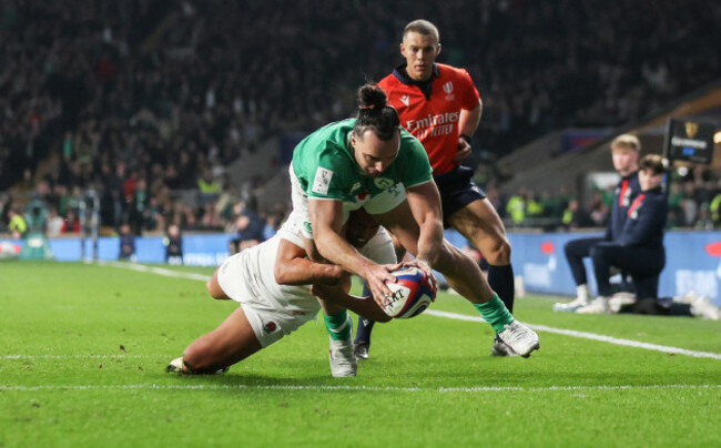 james-lowe-scores-his-second-try-despite-marcus-smith