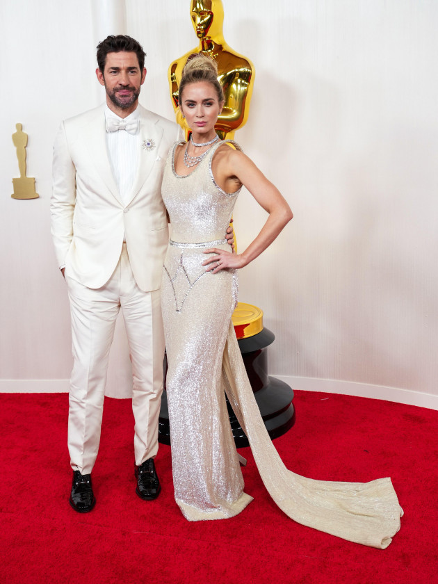 los-angeles-usa-10th-mar-2024-john-krasinski-and-emily-blunt-walking-on-the-red-carpet-at-the-the-96th-academy-awards-held-by-the-academy-of-motion-picture-arts-and-sciences-at-the-dolby-theatre-i