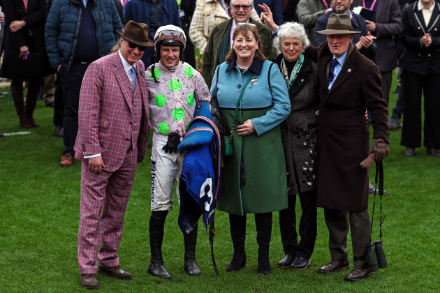 rich-ricci-paul-townend-susannah-ricci-jackie-mullins-and-willie-mullins-celebrate-winning-with-gaelic-warrior