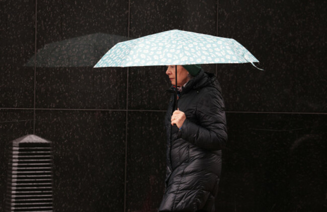 0144 rainy weather_90701096