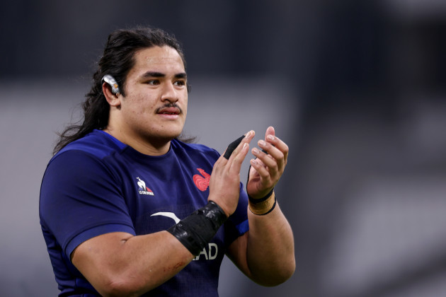 posolo-tuilagi-applauds-the-supporters-after-the-game